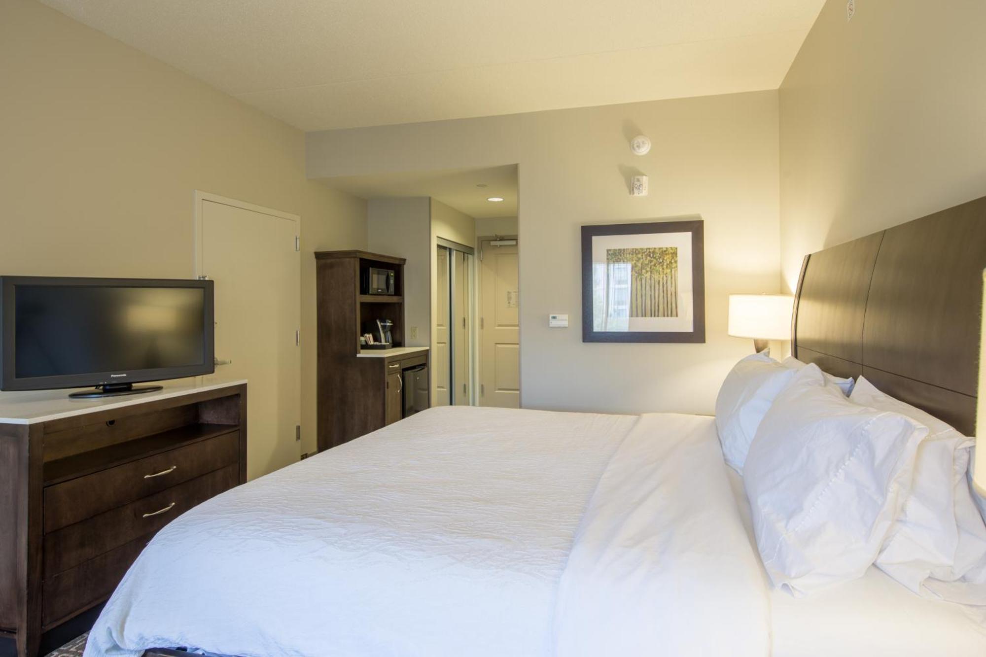 Hilton Garden Inn Raleigh Cary Buitenkant foto