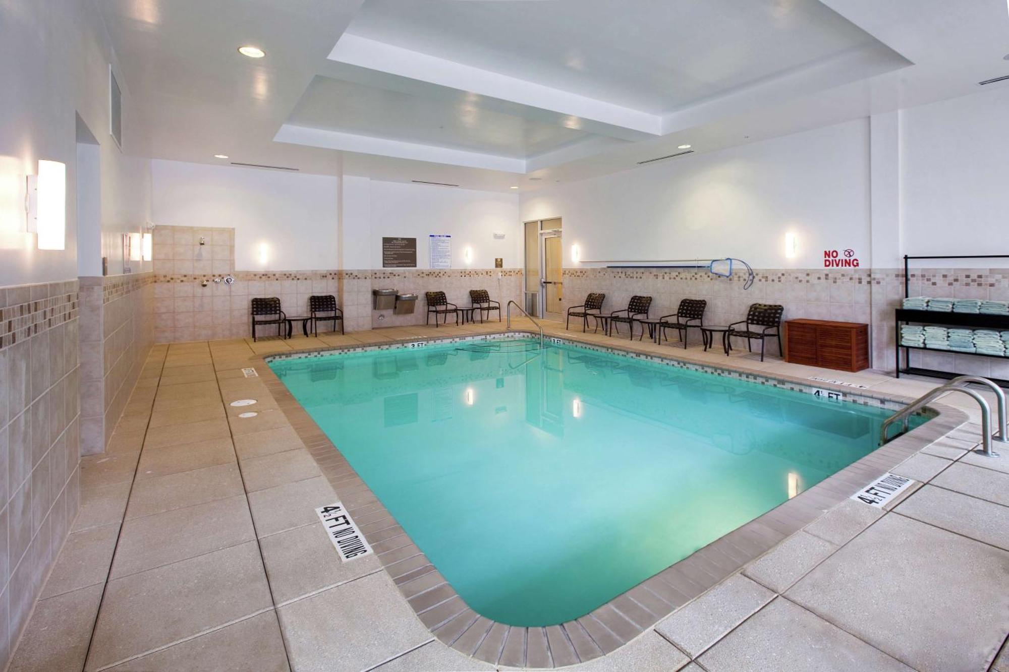 Hilton Garden Inn Raleigh Cary Buitenkant foto