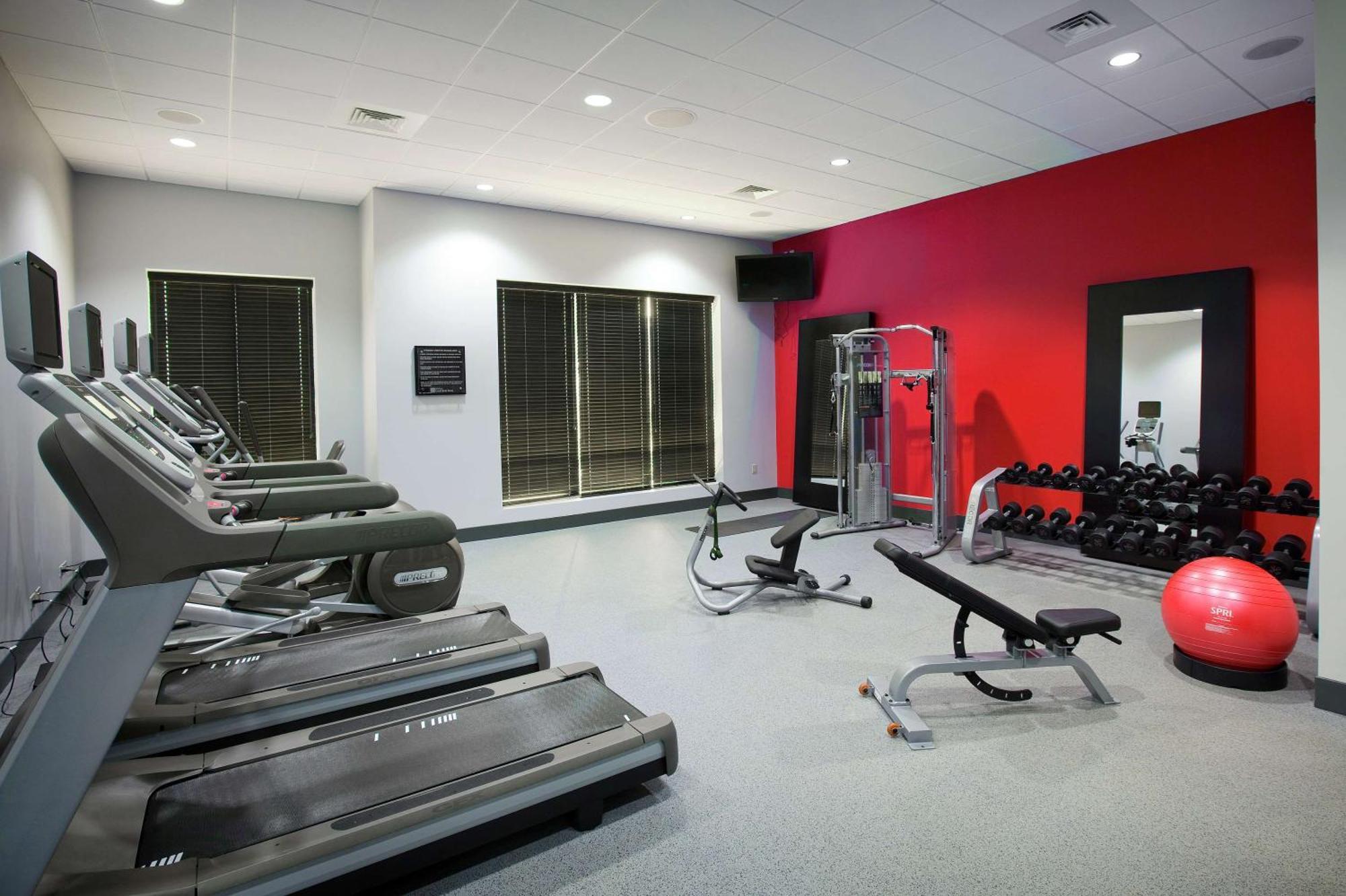 Hilton Garden Inn Raleigh Cary Buitenkant foto