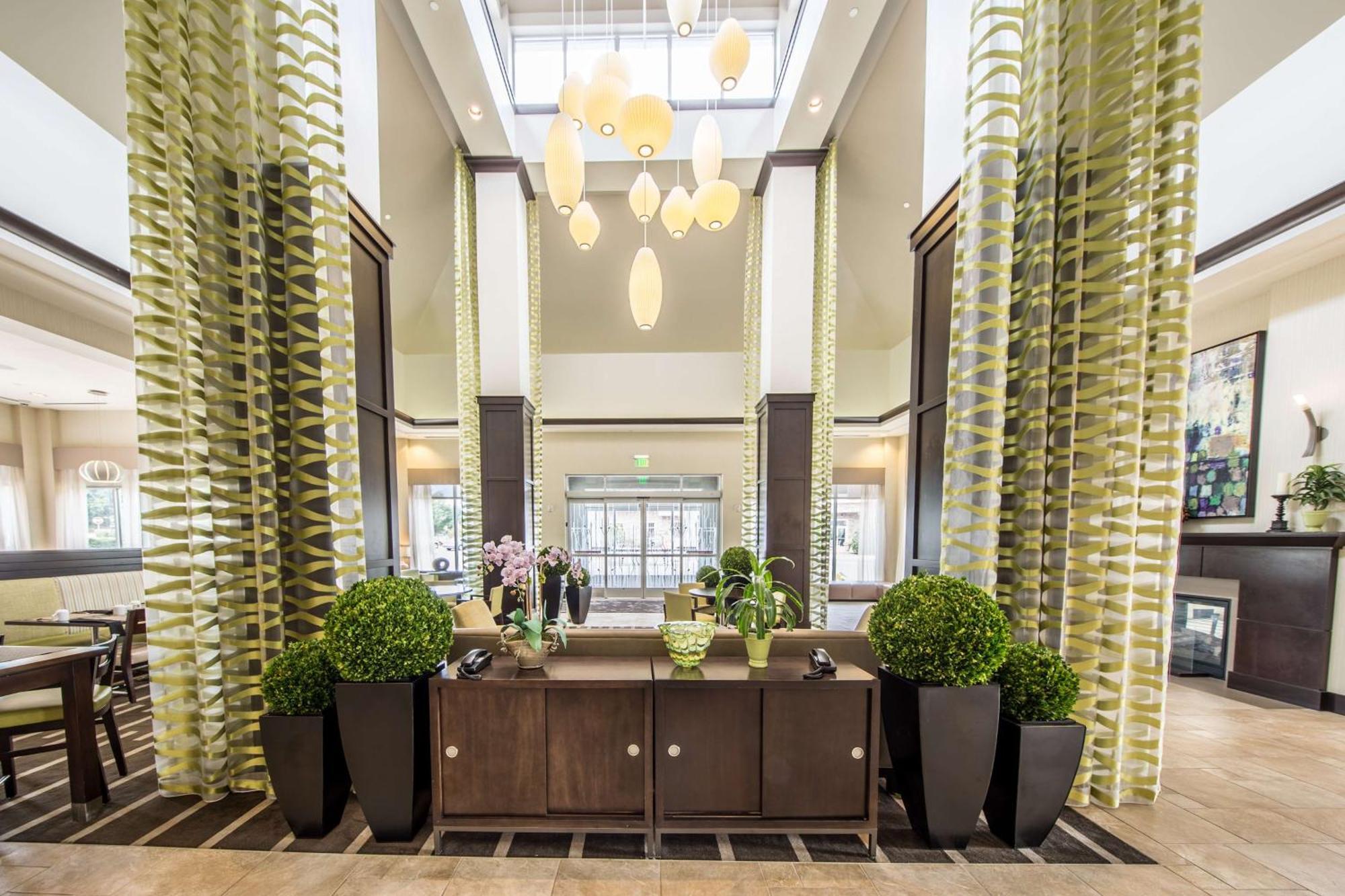 Hilton Garden Inn Raleigh Cary Buitenkant foto