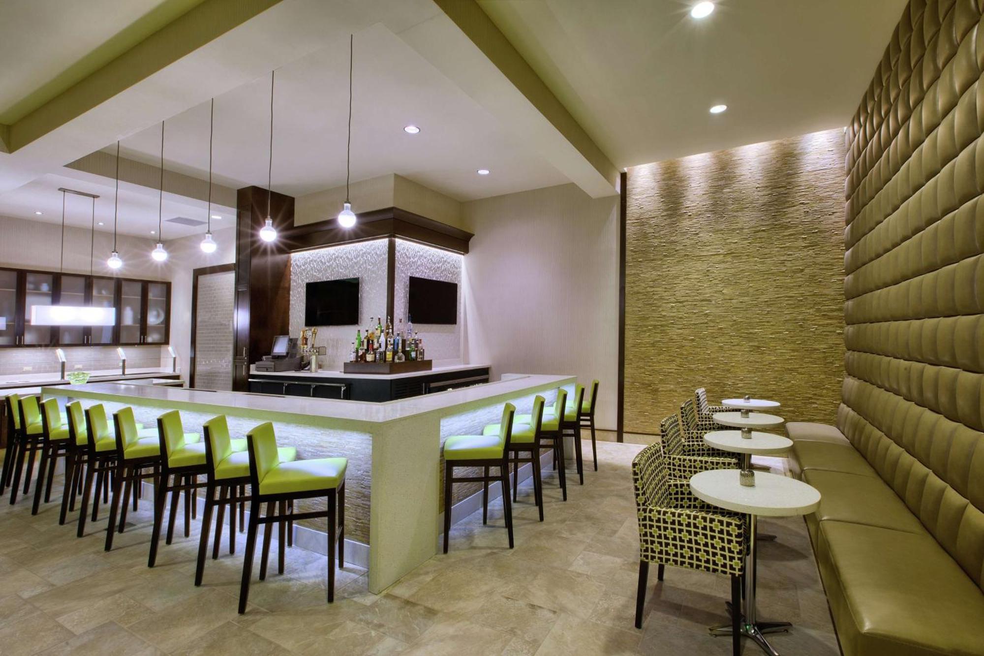 Hilton Garden Inn Raleigh Cary Buitenkant foto