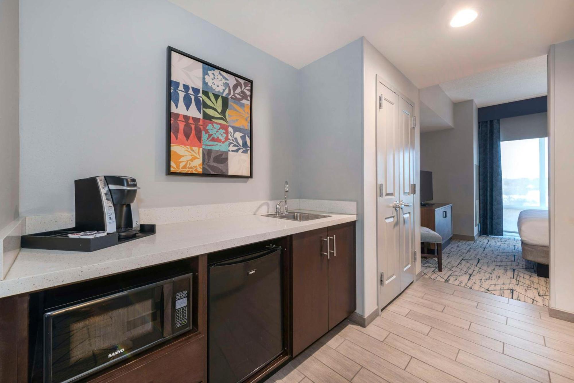 Hilton Garden Inn Raleigh Cary Buitenkant foto