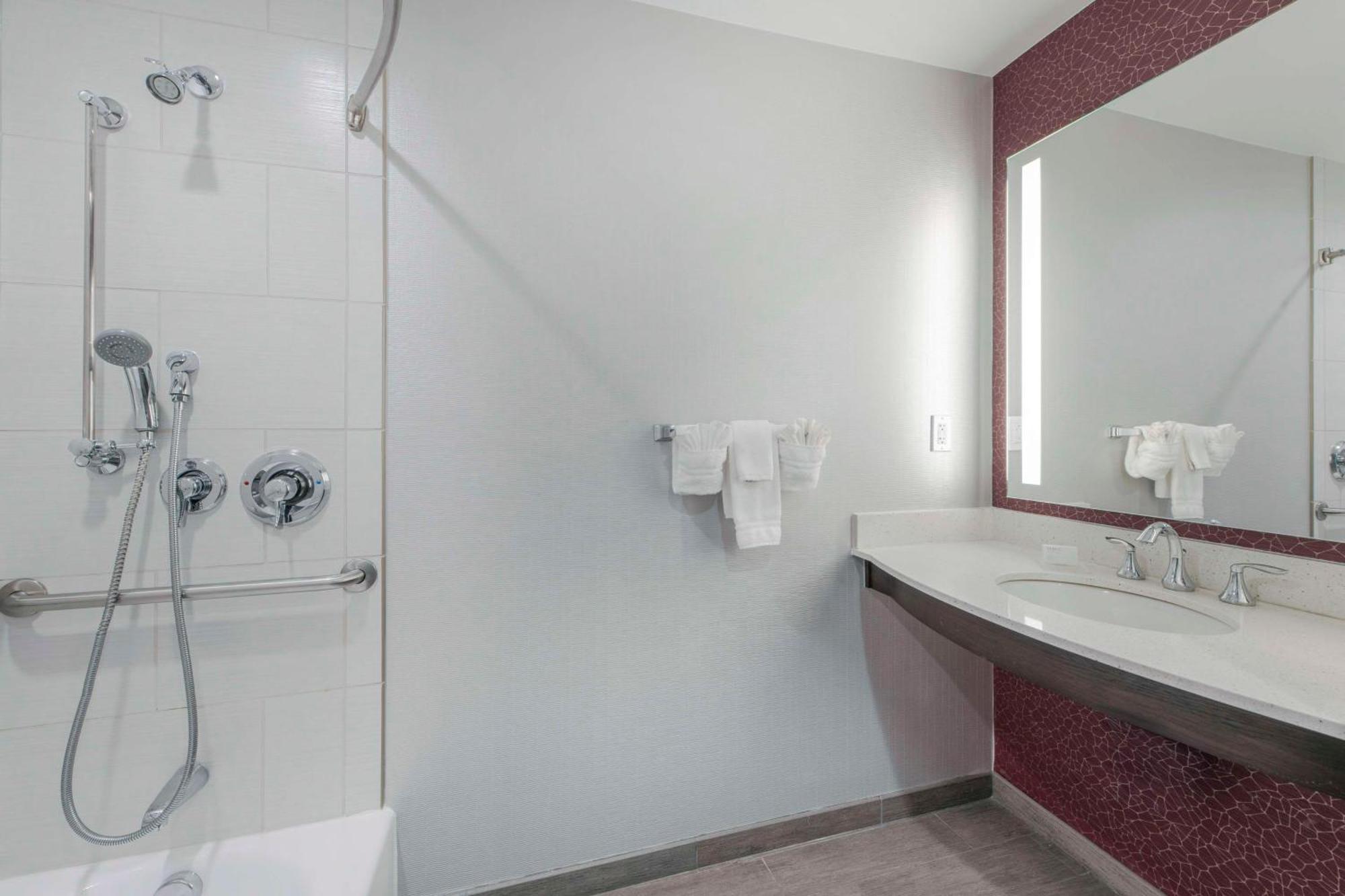 Hilton Garden Inn Raleigh Cary Buitenkant foto