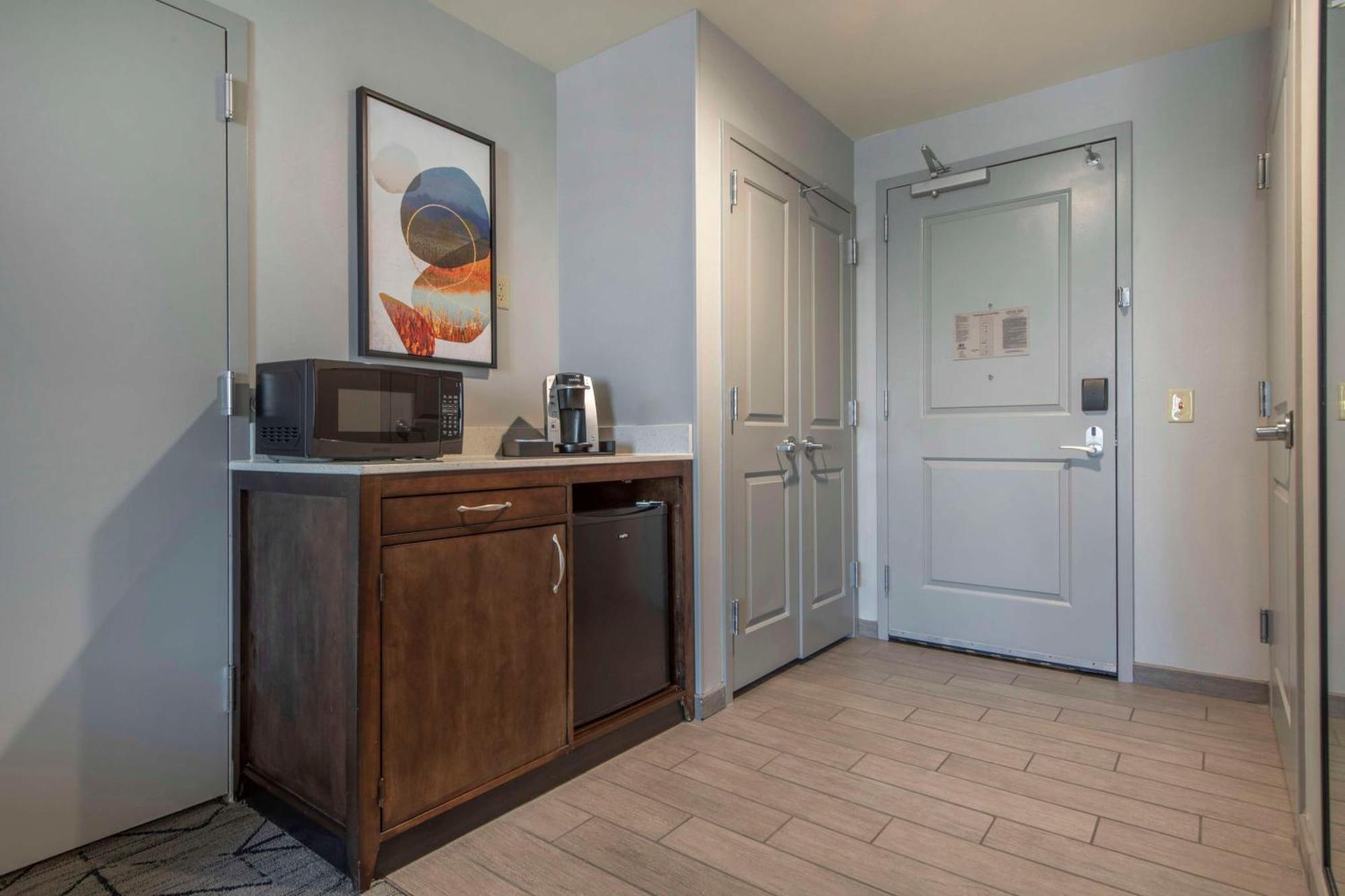 Hilton Garden Inn Raleigh Cary Buitenkant foto