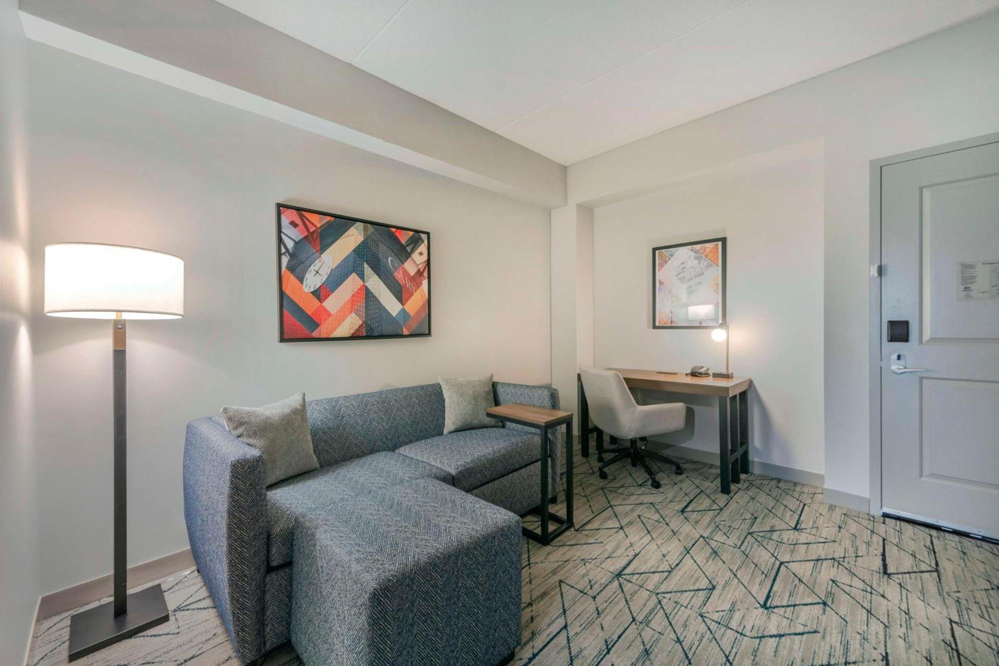 Hilton Garden Inn Raleigh Cary Buitenkant foto