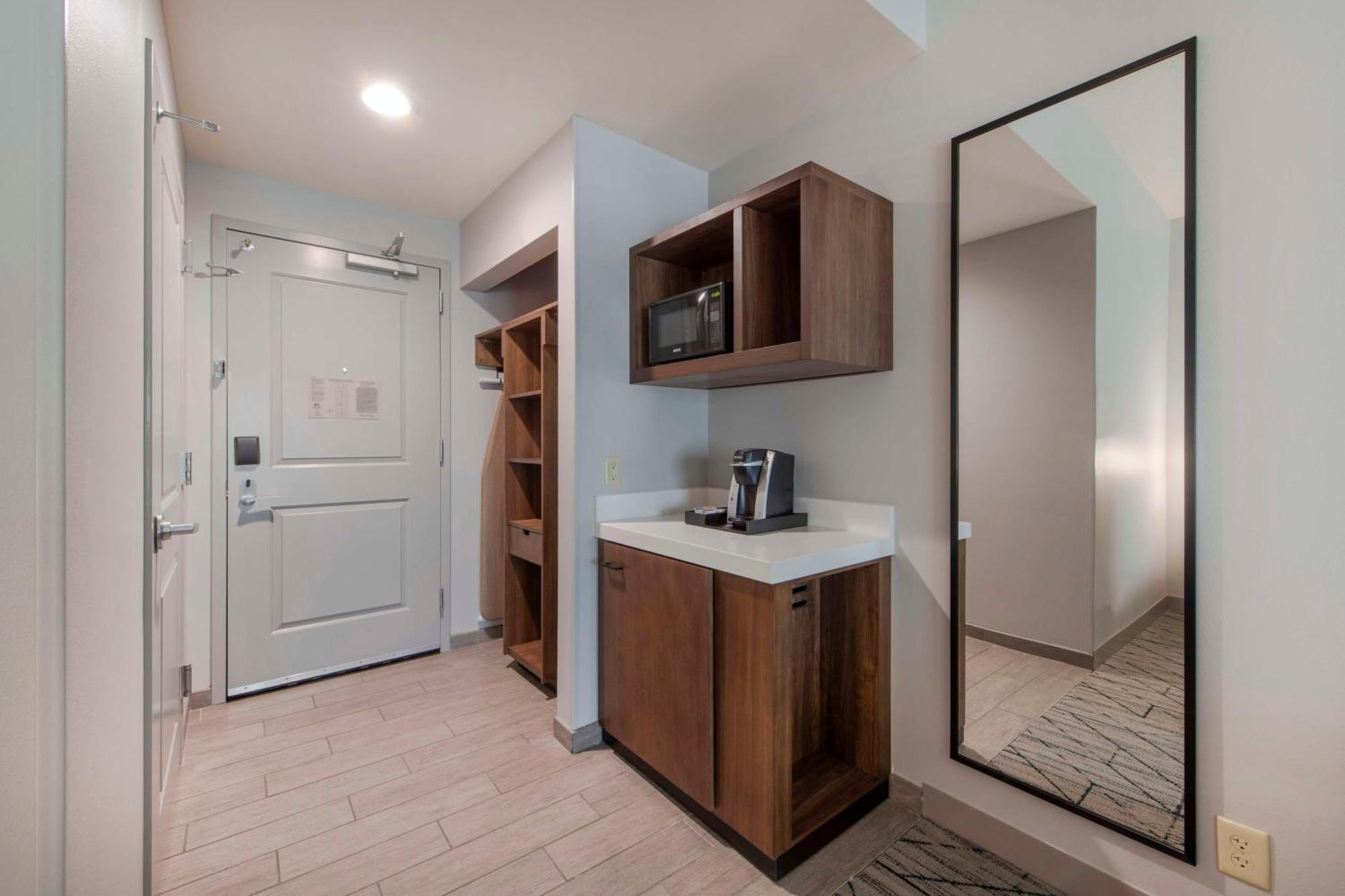 Hilton Garden Inn Raleigh Cary Buitenkant foto