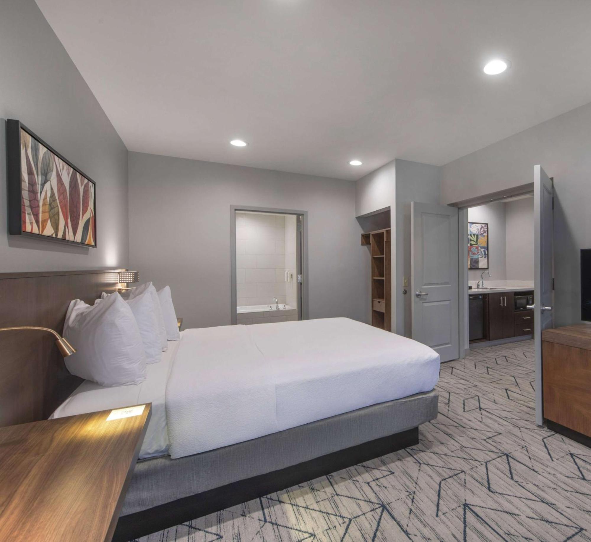 Hilton Garden Inn Raleigh Cary Buitenkant foto