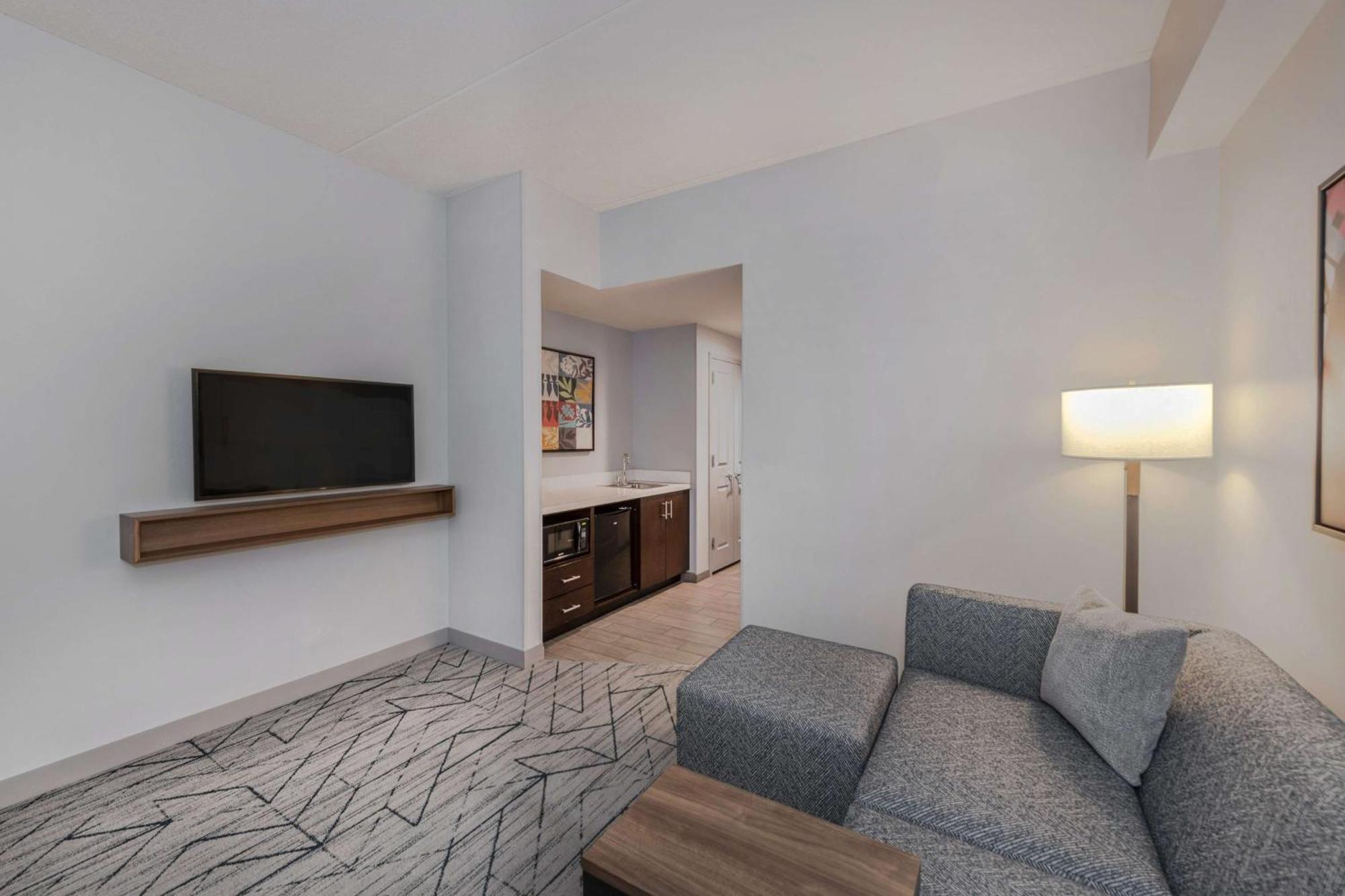 Hilton Garden Inn Raleigh Cary Buitenkant foto